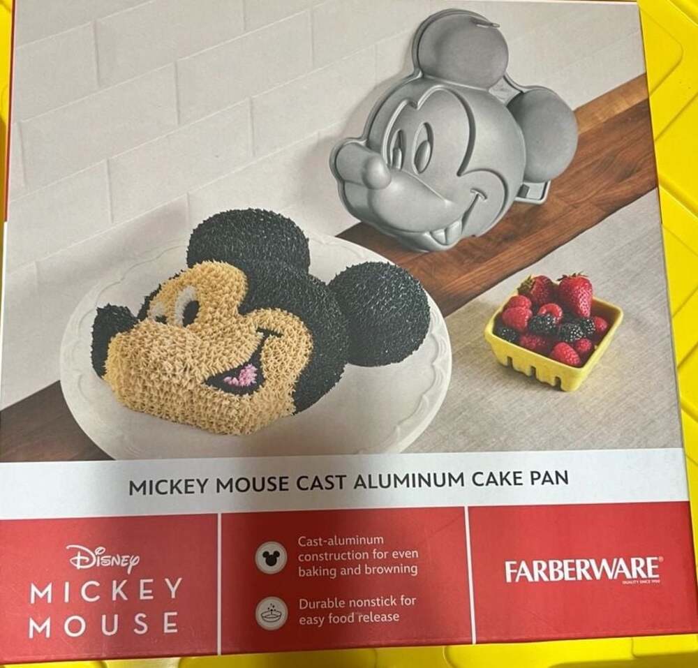 Farberware Disney Mickey Mouse Cast Aluminum 3D Cake Pan
